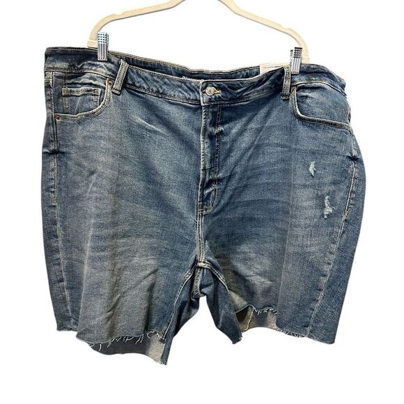 NWT Old Navy Plus Size Curvy O G Straight High Rise Cut Off Denim Shorts Size 28 - Picture 8 of 10